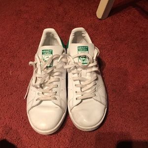 Men’s 6.5 women’s 8.5 green Stan smiths