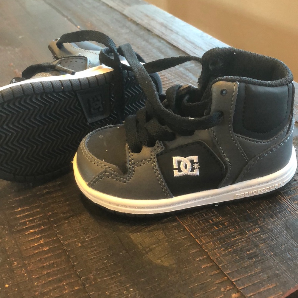 DC shoes size 5T used Twice