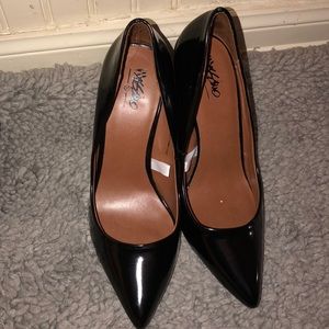 Black 4 inch heels 7.5 from TARGET