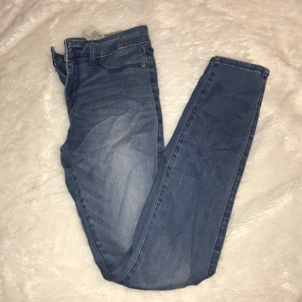 blue skinny jeans