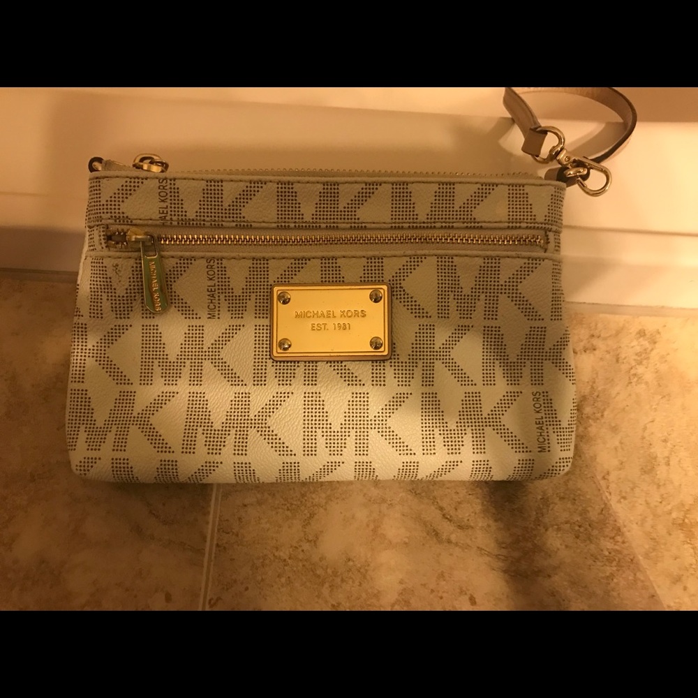 Michael Kors wristlet