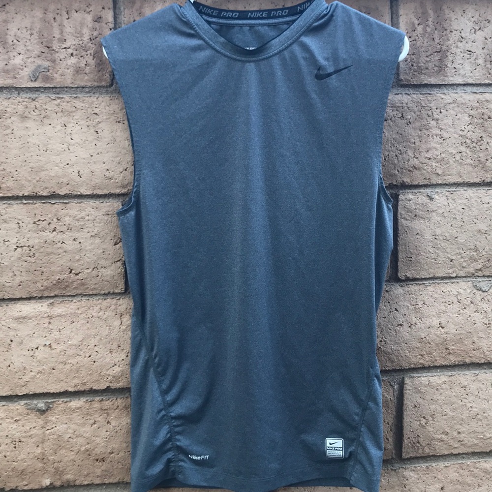 Nike cut sleeve dri-fit size XL