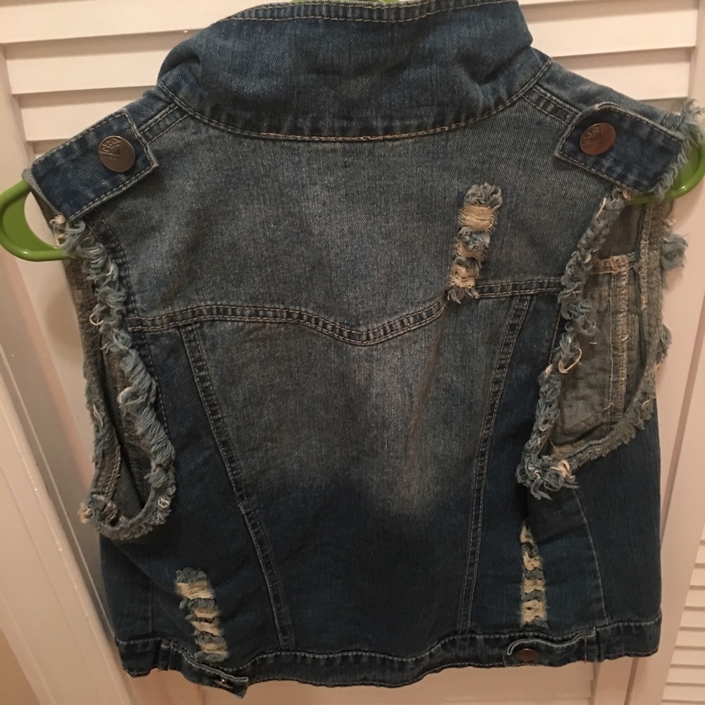 Vest - Picture 2 of 2