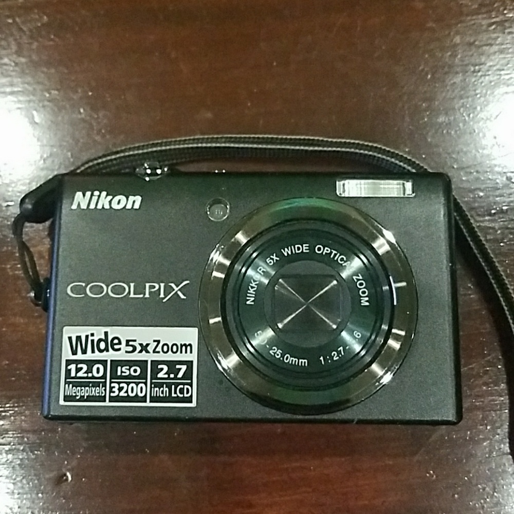 Nikon  coolpix S570