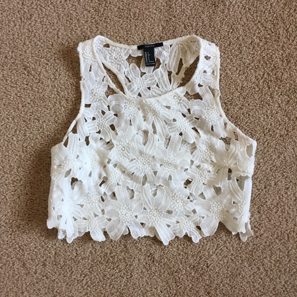 Forever 21 Tops - Forever 21 White Floral Crop Top