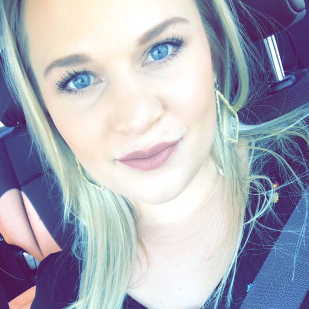 🙋🏼‍♀️MEET YOUR POSHER🙋🏼‍♀️