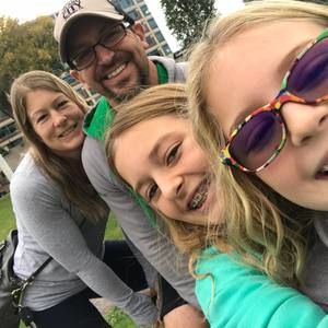 Meet your Posher, Cynthia