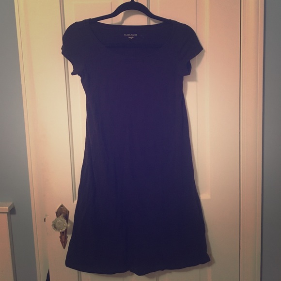 petite black t shirt dress