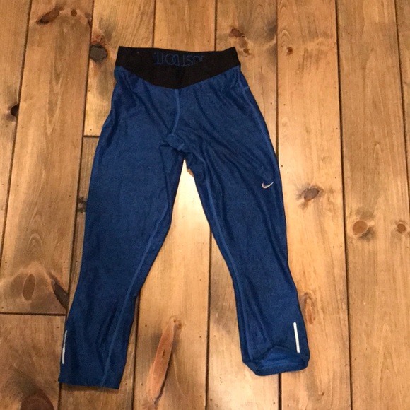 Nike Capris - Picture 1 of 1