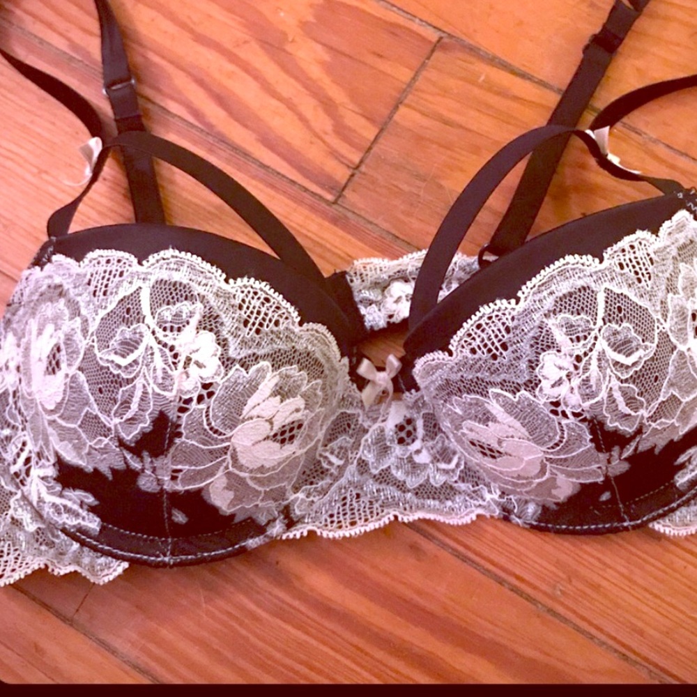 Victoria's Secret 32 C