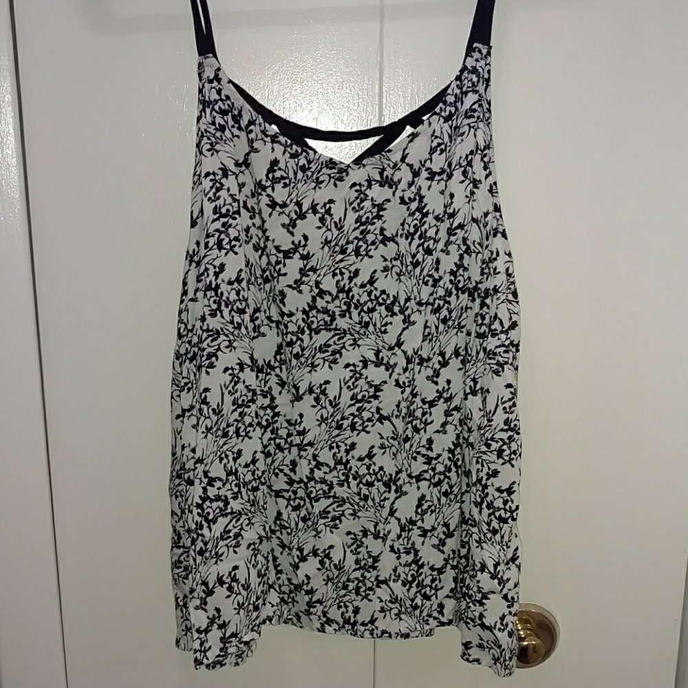 Blue and white floral tank F21+ 2X
