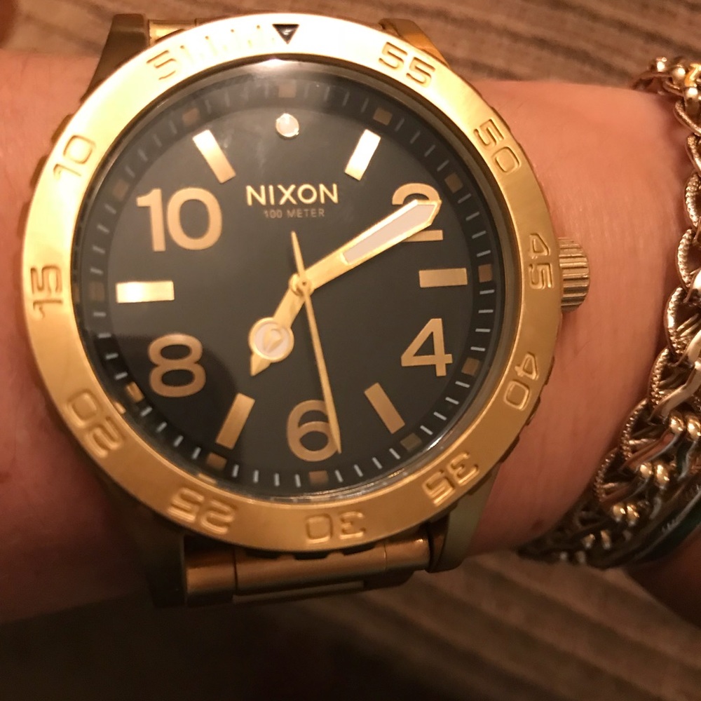 🚫SOLD🚫 Nixon Black and Gold Watch