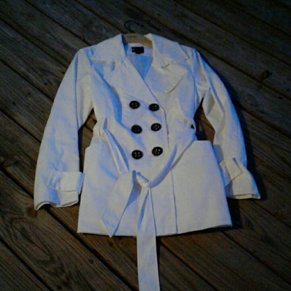 Express Jackets & Blazers - NWOT Express White Raincoat