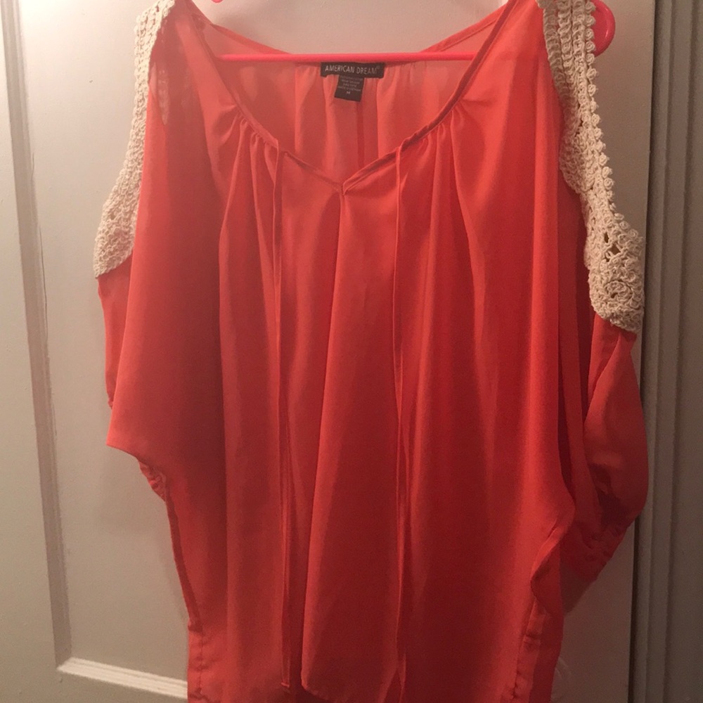 Shoulder cutout blouse