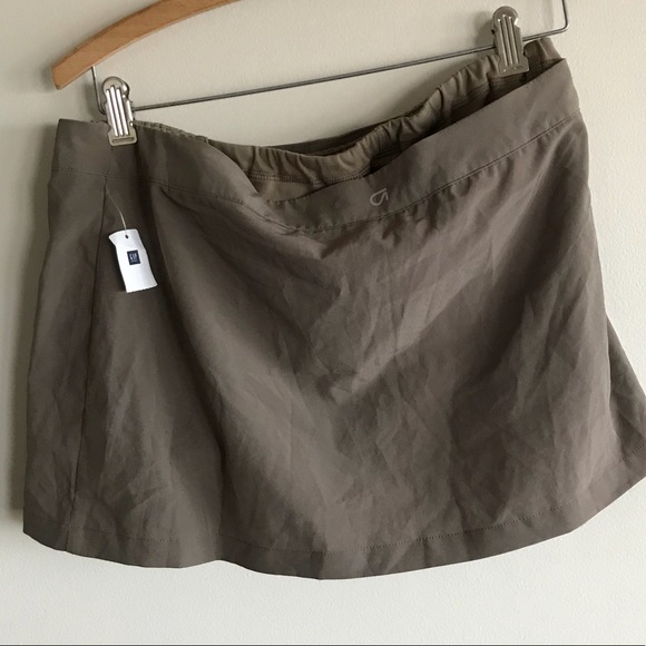NWT! Gap Skort - Picture 3 of 4