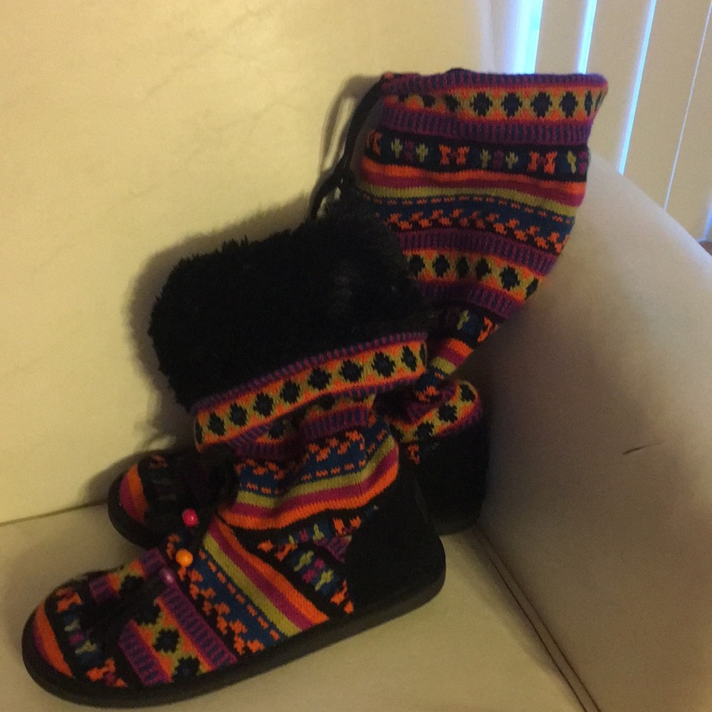 Mukluks boots size 7