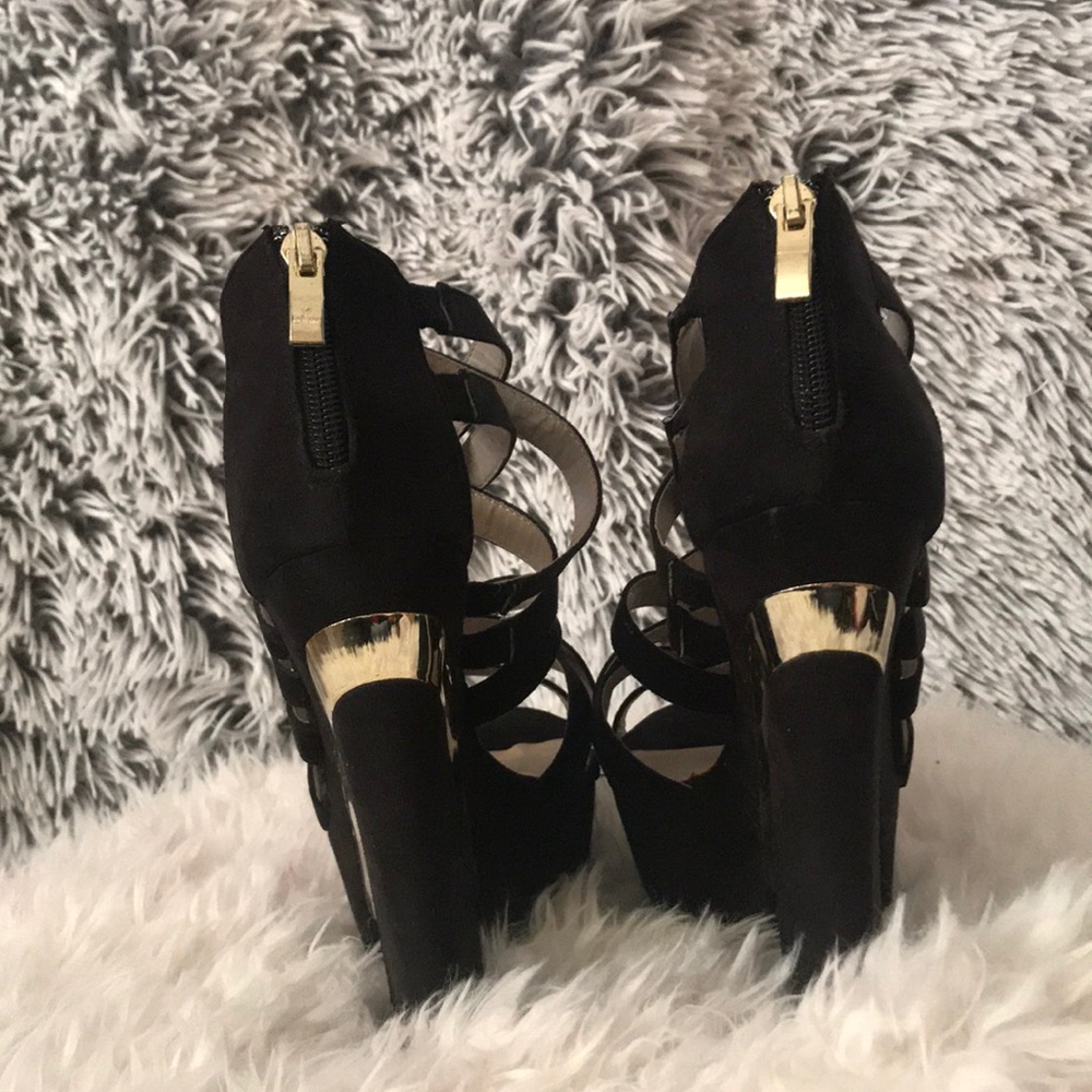 Heels - Picture 3 of 4