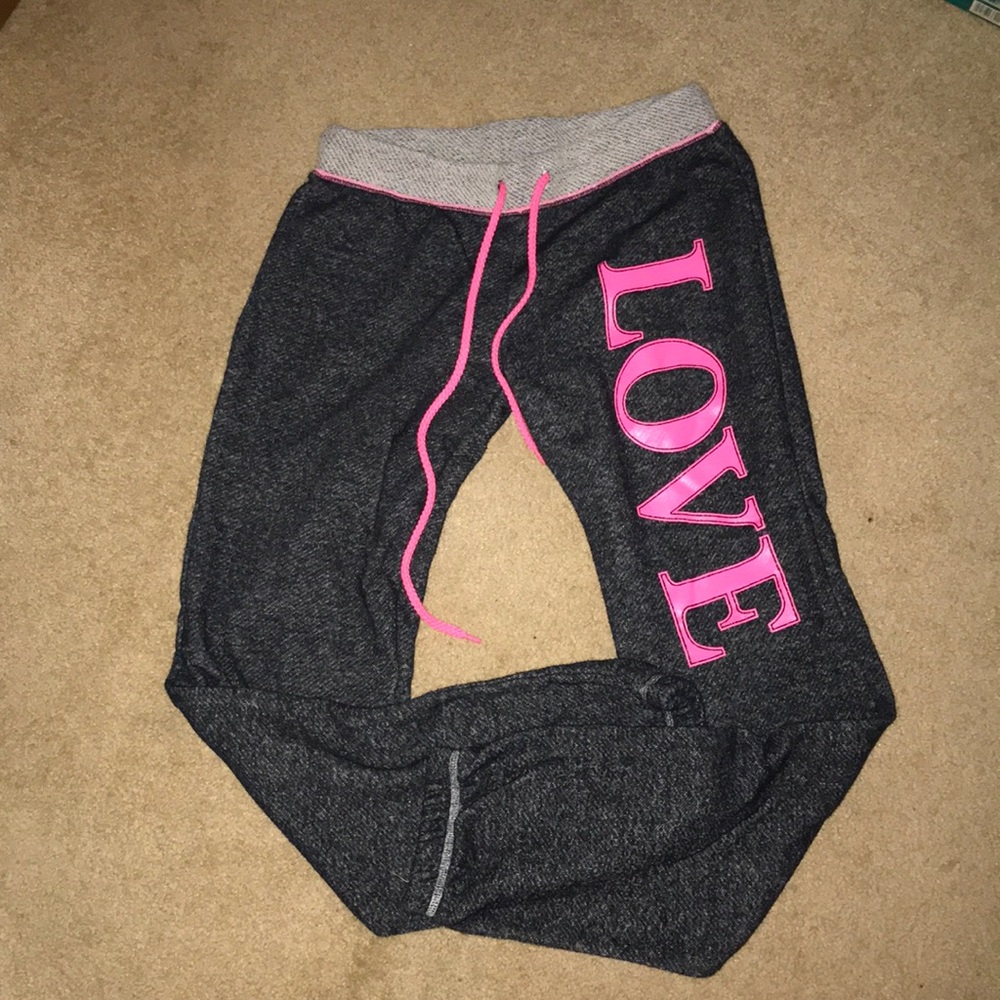 Sz sm cropped sweat pants “Love”
