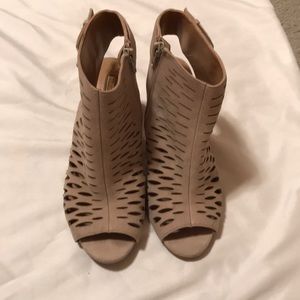 Audrey Brooke Sandal