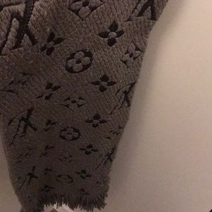 Louis Vuitton monogram grey scarf