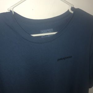 📍MENS LARGE PATAGONIA TSHIRT📍