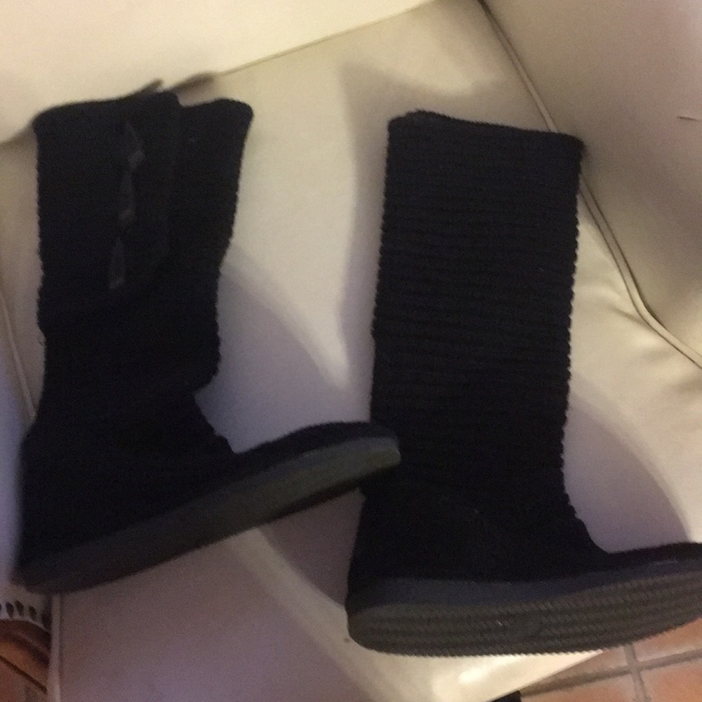 Bearpaw black knit boots