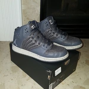Jordan 1 Flight 4 Prem BG  size 6.5Y (boys) Size 8