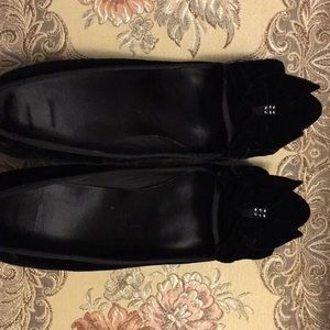 “Dancin” suede heels