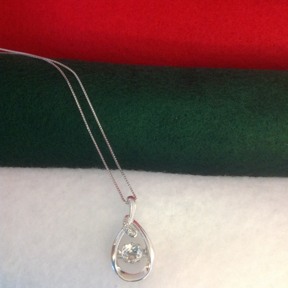 🎄 SAPPHIRE NECKLACE ⭐️ (1 LEFT) - Picture 2 of 2