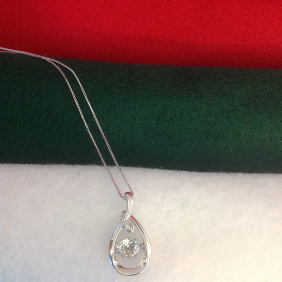 🎄 SAPPHIRE NECKLACE ⭐️ (1 LEFT) - Picture 2 of 2