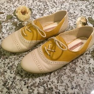 MODCLOTH Yellow Oxfords Flats