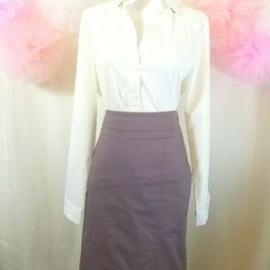 ⬇️$20 Loft Skirt with Back Pockets Size 4