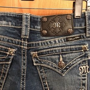 Miss Me cropped jean