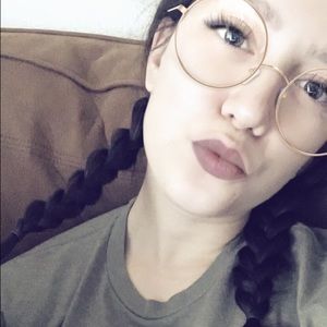 Meet your Posher, Sierra