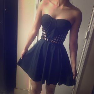 Super cute strapless Black dress