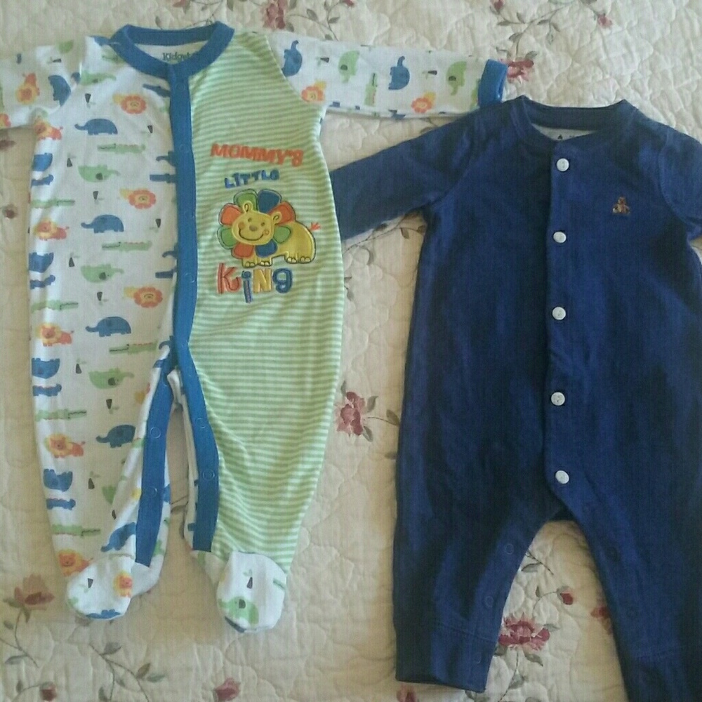 1 Gap n 1 Kidgets sleep n play outfits