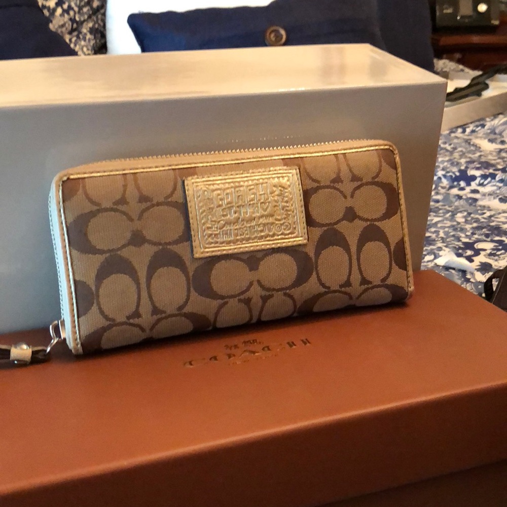 Coach Signature“C” wallet