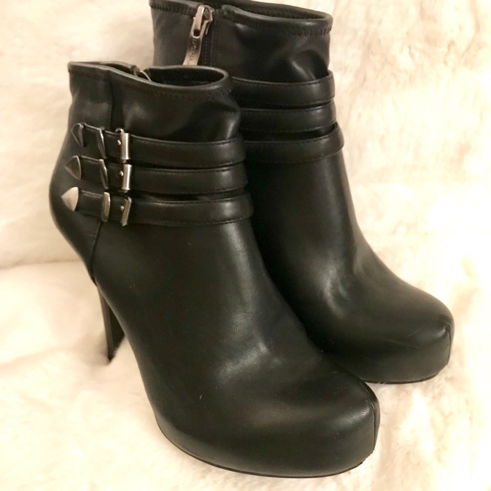 BCBG Black Heeled Booties❤️ - Picture 4 of 5