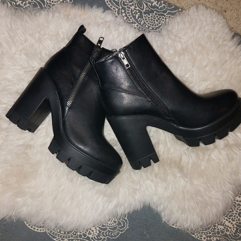 Bamboo Black Zipper Ankle Booties