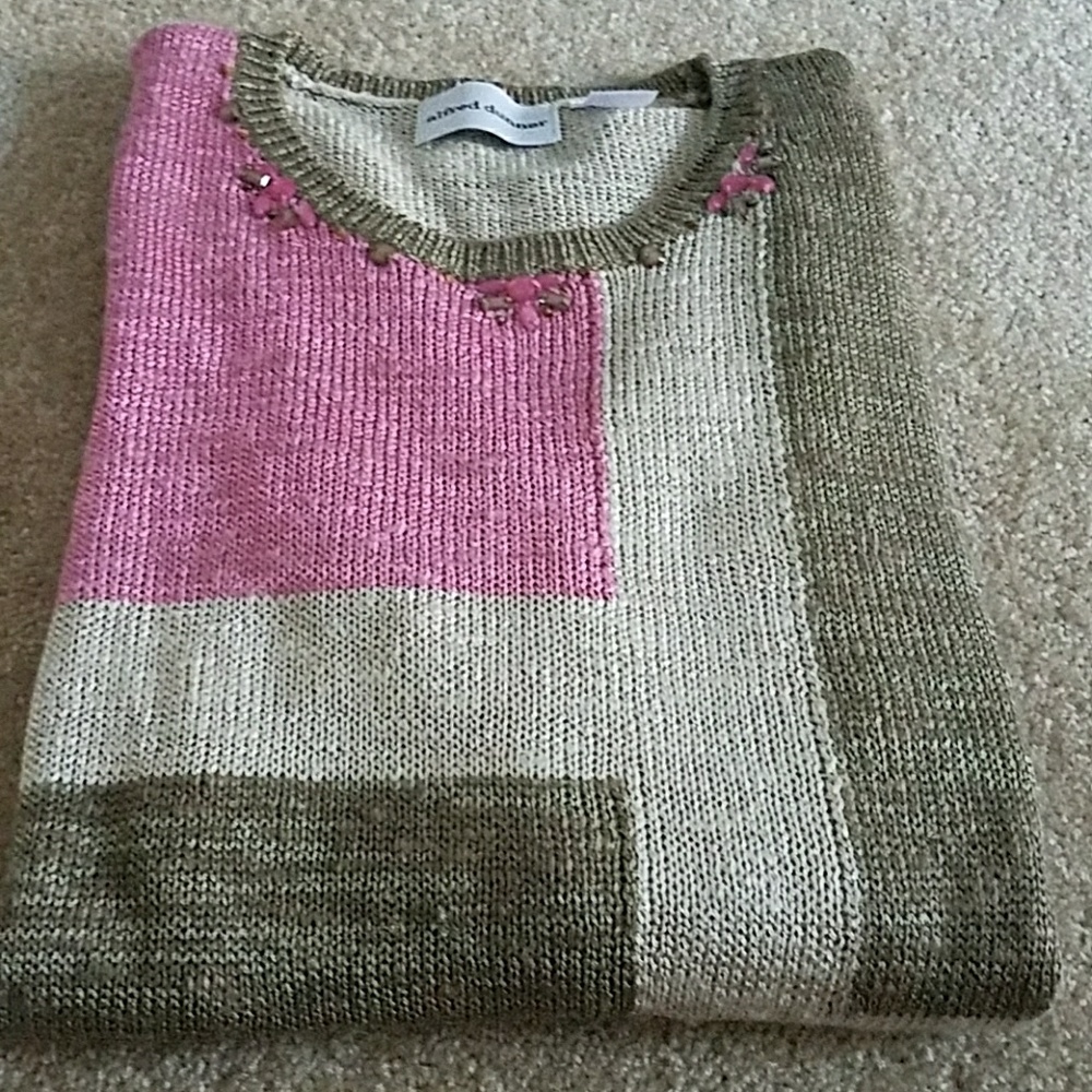 Women's sweater