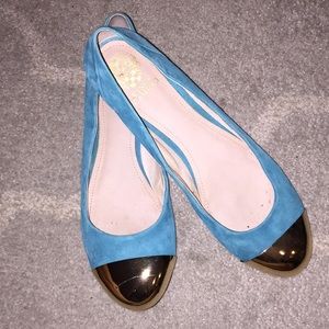 VINCE CAMUTO SZ 10 Turquoise and gold suede flats