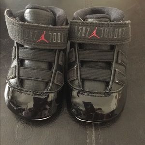 Crib shoes