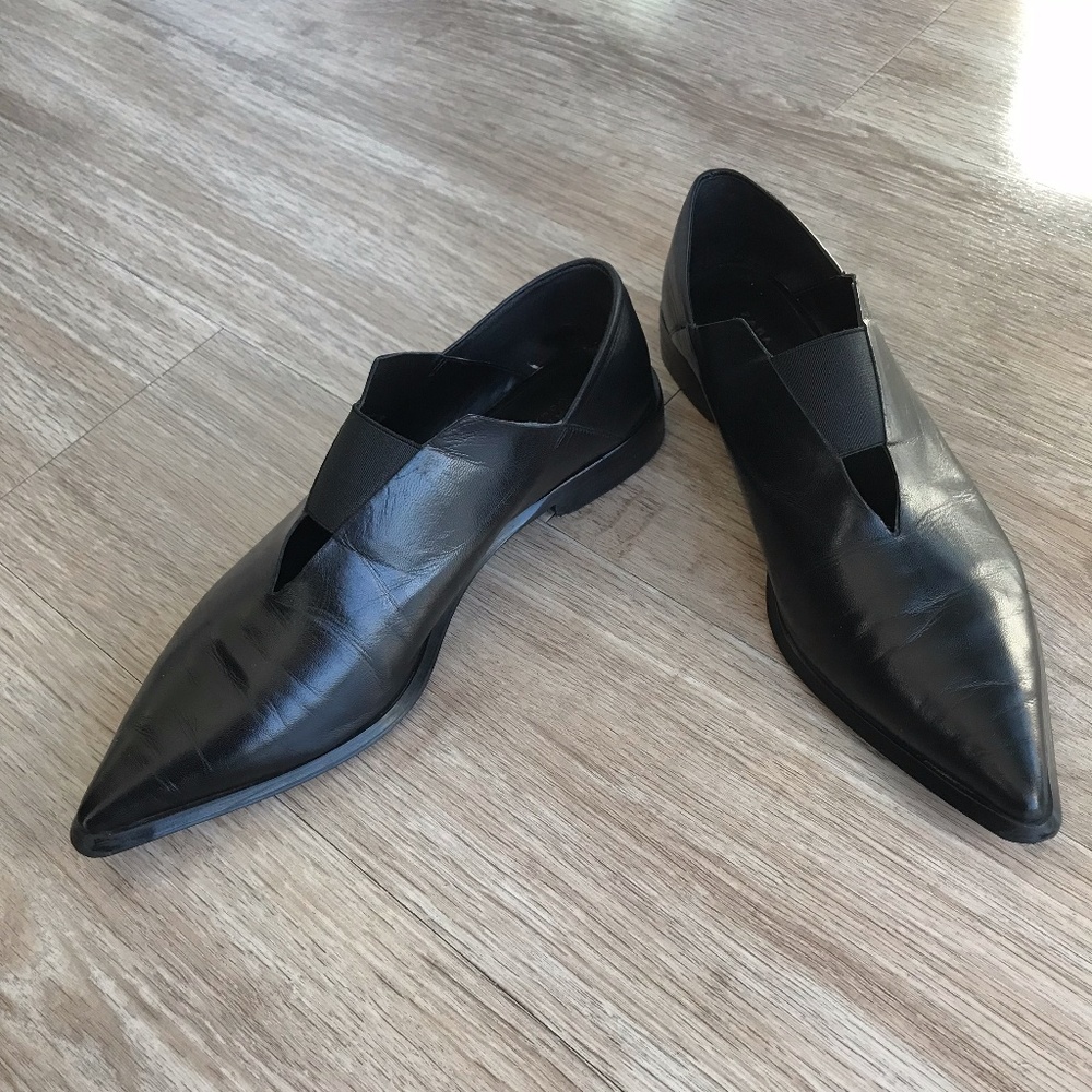 ZARA POINTED TOE BLACK STRETCH LEATHER SHOES FLATS
