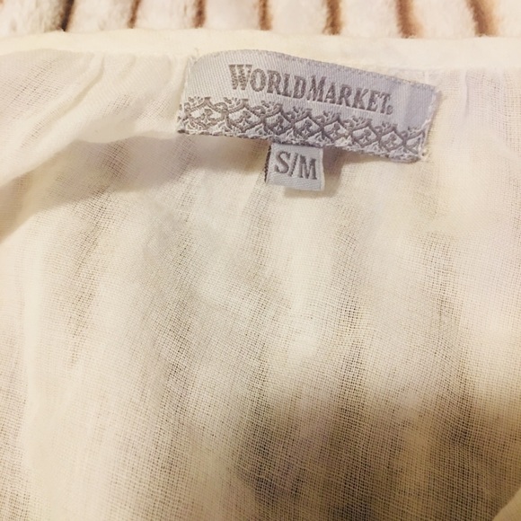 Boho style top with embroidery - Picture 3 of 3