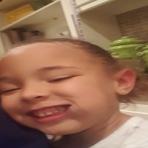 Meet your Posher, Derinda