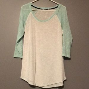 Maurice’s 3/4 quarter sleeve shirt. Size Large.