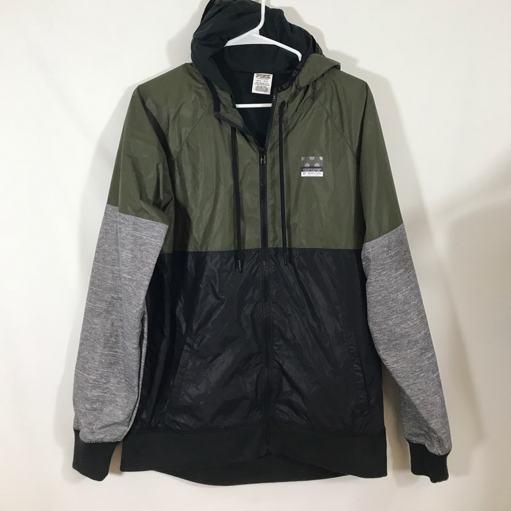 NWOT PINK VS FLEECE WINDBREAKER