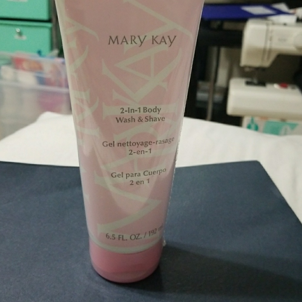 2-in-1 body wash & shave.