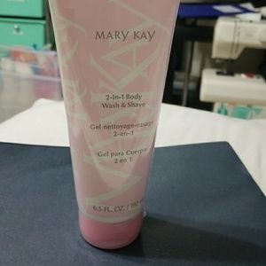 2-in-1 body wash & shave.