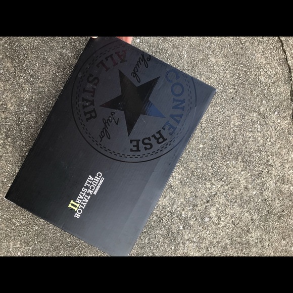 New in Box! Converse Chuck Taylor All Star Hi Top Unisex  NEW IN BOX converse